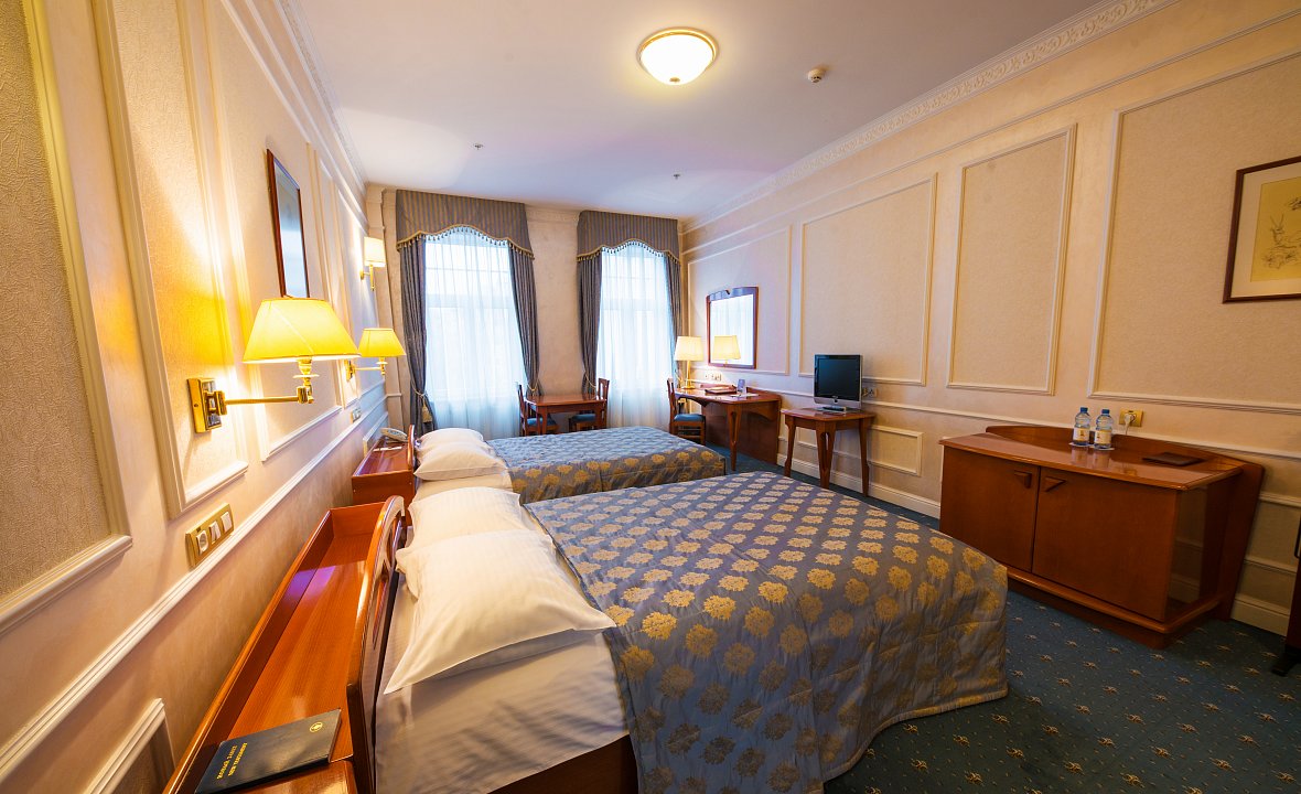 Twin room 2