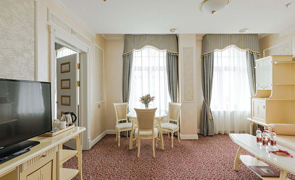 Junior Suite 4