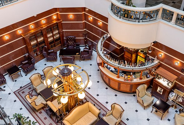 Lobby Bar
