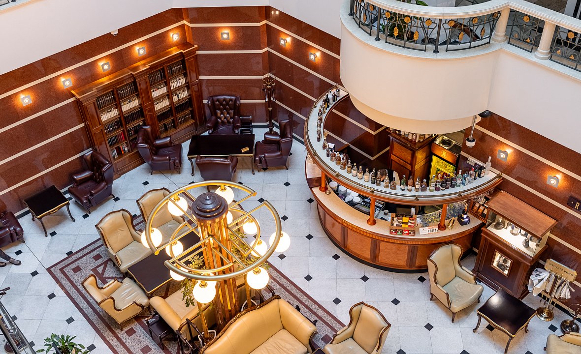 Lobby Bar